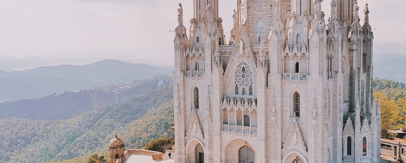 Book your flights, hotels and holiday packages to Spain