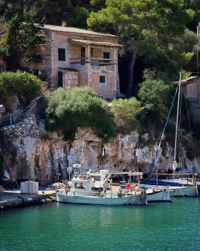 Book your flights, hotels and holiday packages to Spain